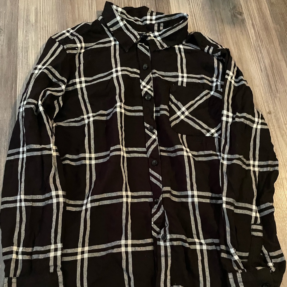Button up Top black and white